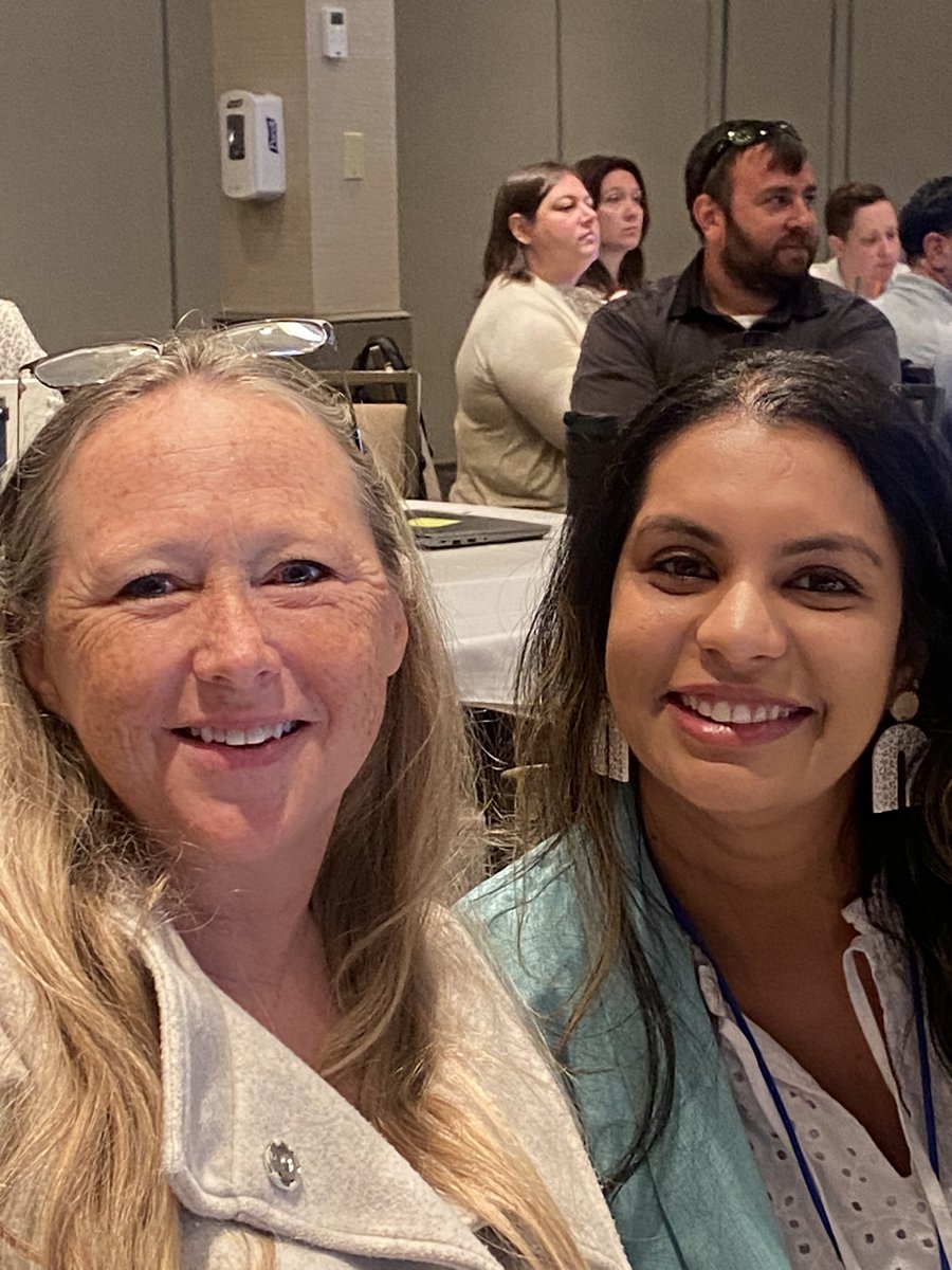 KimberlyPilla1's tweet photo. SAA Retreat! Morning sessions have been amazing! Leadership Matters! #SchenectadyRising #Allin #pasionatepeole #literacy #readingisourpriority ❤️🤍💙 https://t.co/WcyJAI6Xm5