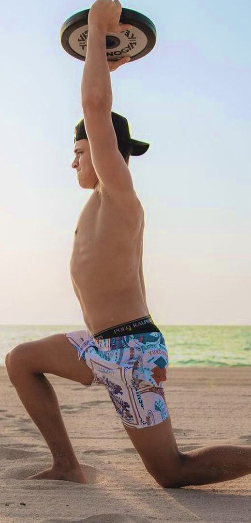 Danilohot11's tweet photo. Lando Norris 🥵🍑☀️#bunda #BUNDAAWARDS #bulge #bulgeawards #Pintoawards #hotdriver #sexyman https://t.co/JaAIrPhaRW