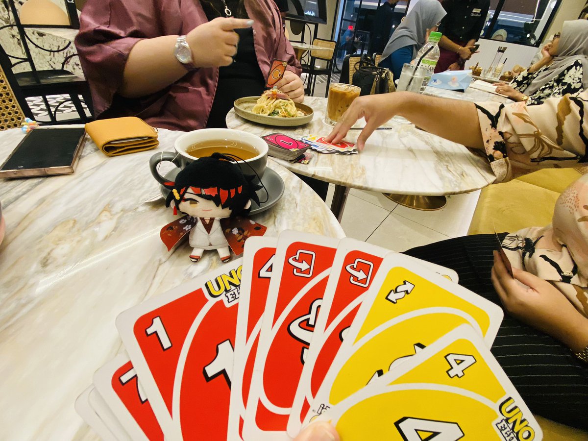 「Croissant pizza and Uno  」|さかなよ🔸魚よのイラスト