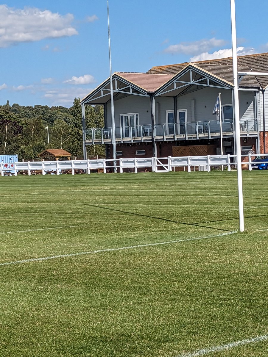 curry_m_j's tweet photo. Pitches cut and ready for @WansteadRFC v @OldStreetRugby on Thursday under the lights. #preseason https://t.co/117wzuchUM