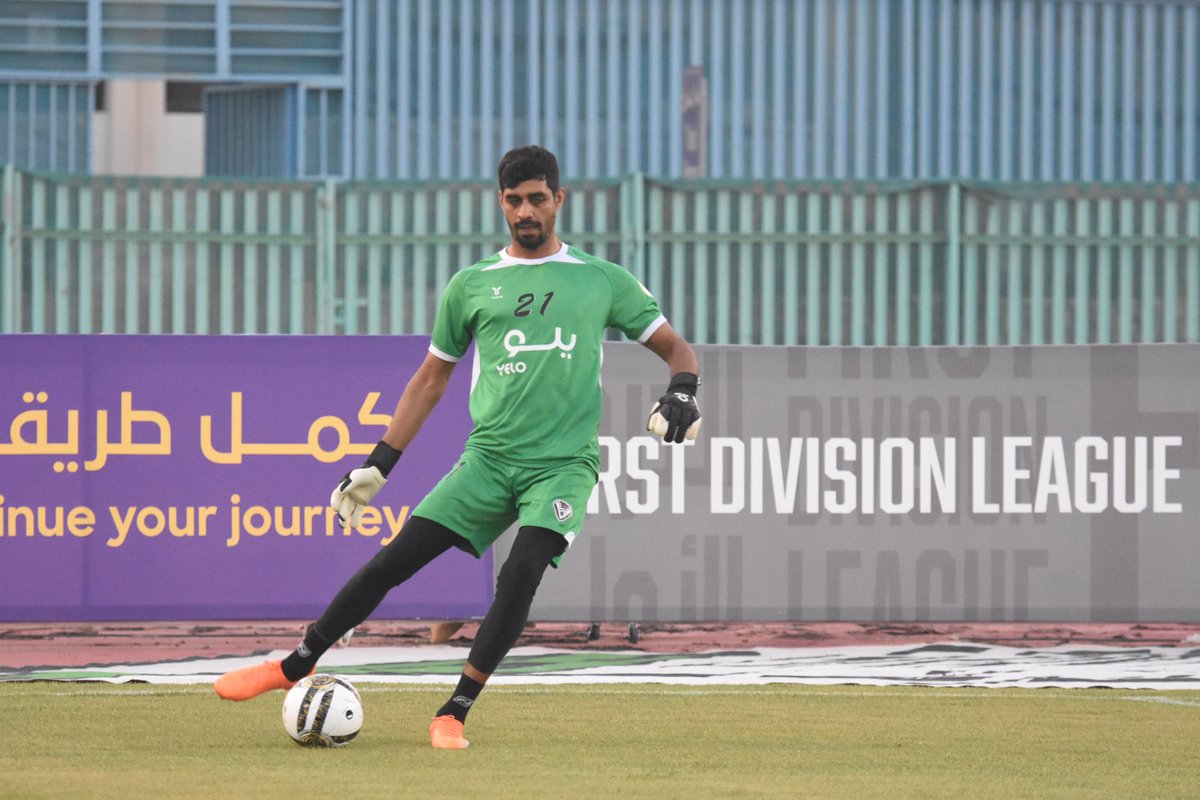 alsafaclub's tweet photo. 📸 لقطات من احماء الفريق قبل مباراة الباطن 

#نادي_الصفا 
#دوري_يلو https://t.co/QlidWlDi85