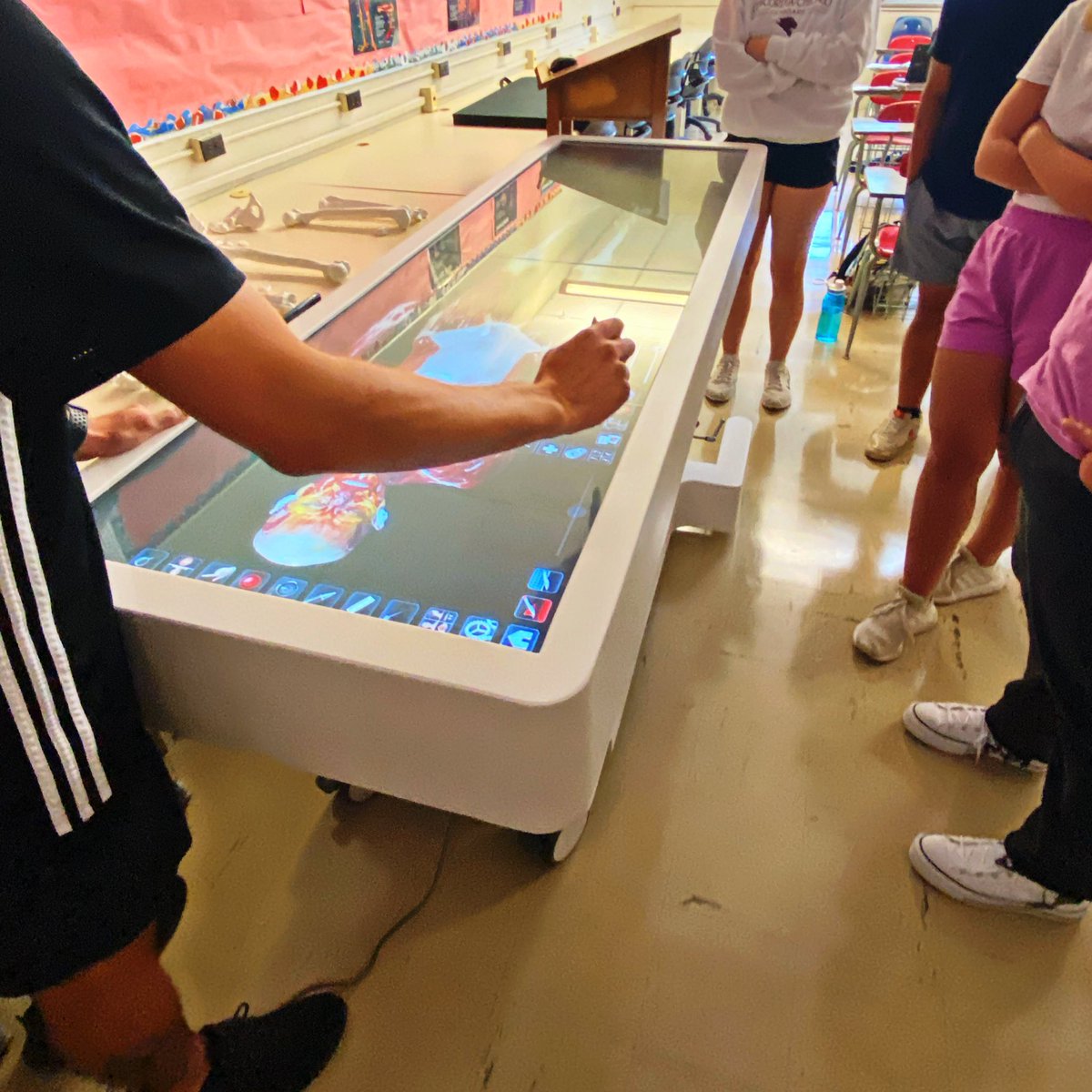 StreatorHigh's tweet image. We have now introduced an @Anatomage table to our Kinesiology class with Mr. Koncor!! 
#anatomage #anatomagetable #kinesiology #shsdawgs