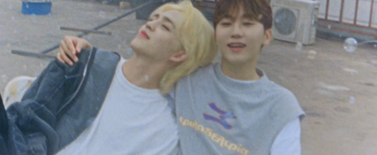 sounds_of_cheol's tweet photo. seungcheol resting his head on seungkwan's shoulder 🥺 https://t.co/7KyWMt8RoT