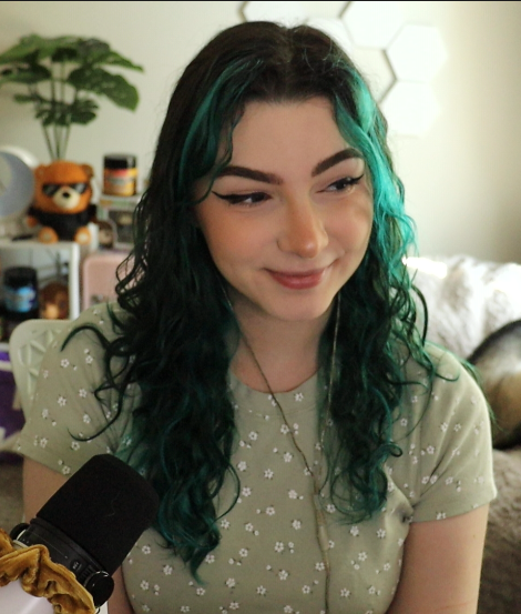 LIVE FOR THE DAAAAAY

twitch.tv/comfiebee