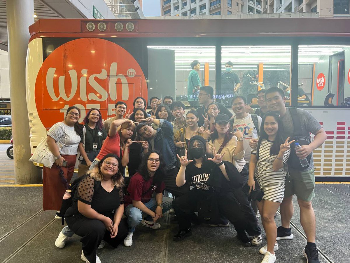 TheRidleysMusic's tweet photo. To our solid Ridlets Community who went to Sta. Lucia Mall to see and celebrate this milestone with us, grabe kayo! 🥹🫶 We love you! ❤️

Here's to more shows and stages to conquer! Stay tuned for more music and memories! 🎶🤗

#TheRidleysFirstWISH https://t.co/Anpla5Cdx3