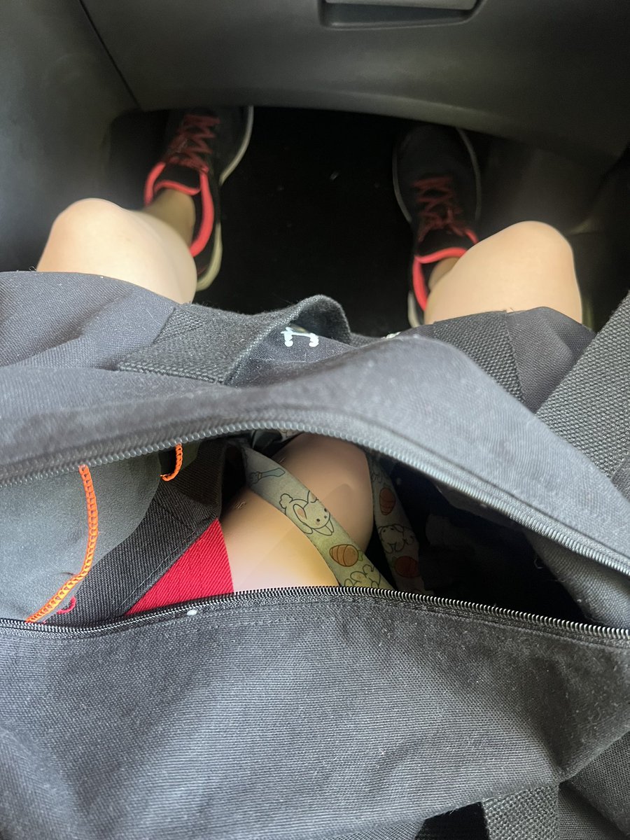 Melow_illust's tweet photo. 2eme seance de muscu de la semaine , cette fois ci dos et épaules
Tjrs autant de dégoulinance pour aller à la salle 🤯
Première fois que j’arrive à faire 8 reps de tirage nuque à 32kg
20kg pour le rowing banc incliné.
Je pleure ,mais c’est trop cool 🫶
#upperday #gymgirl https://t.co/BpvMSeR2Rl