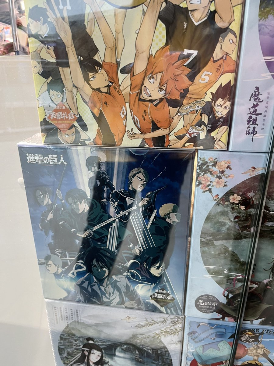 vtsyrenova's tweet photo. now I want everything attack on titan themed https://t.co/0gPRycr87h