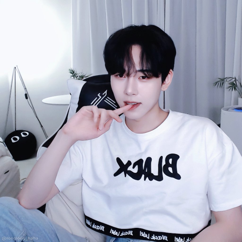 longlong_haha's tweet photo. ☺️

#정현 #이정현 #JUNGHYUN https://t.co/ITPXSfKhPf