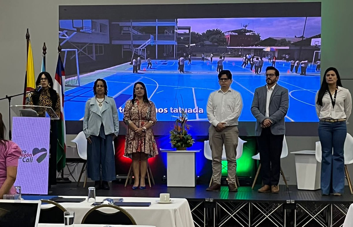 anam_sterling's tweet photo. #GobDigital || El @Ministerio_TIC y @GobDigitalCO acompañó la apertura del Foro Ideas Claves para el Gobierno Abierto que se lleva a cabo en Cali.
Junto a grandes entidades abrimos este espacio de diálogo para compartir experiencias sobre la transparencia y el gobierno abierto. https://t.co/nfblHN3Iwf