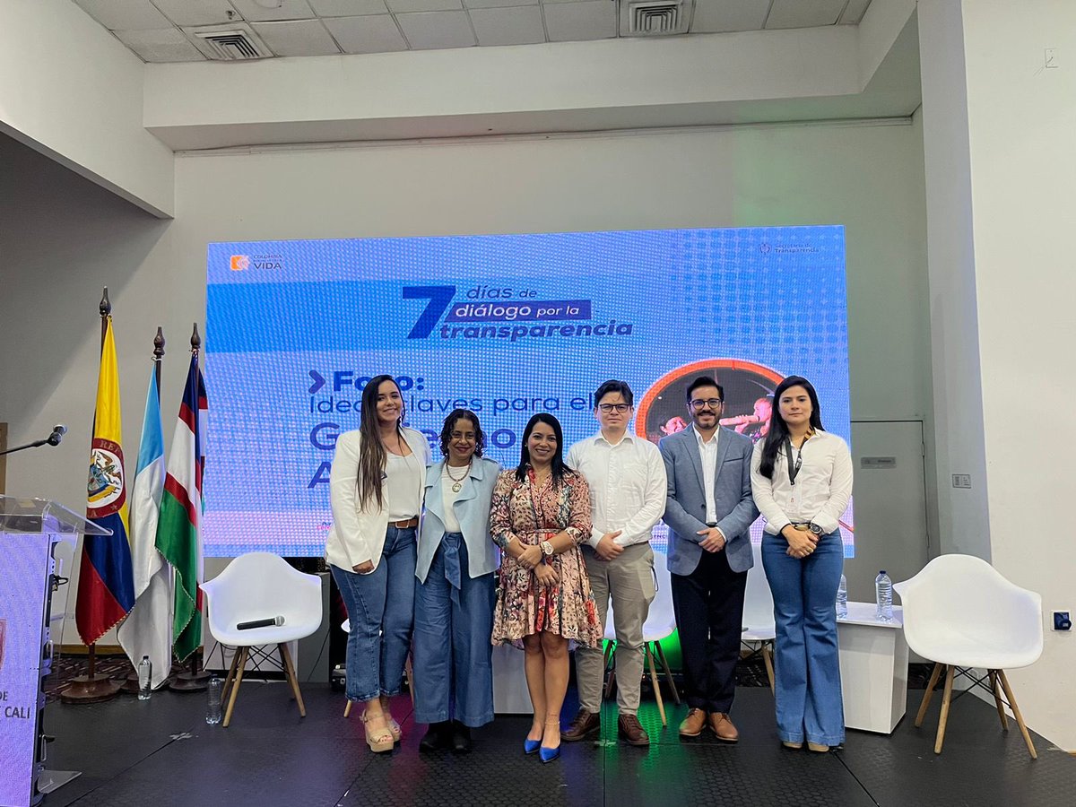 anam_sterling's tweet photo. #GobDigital || El @Ministerio_TIC y @GobDigitalCO acompañó la apertura del Foro Ideas Claves para el Gobierno Abierto que se lleva a cabo en Cali.
Junto a grandes entidades abrimos este espacio de diálogo para compartir experiencias sobre la transparencia y el gobierno abierto. https://t.co/nfblHN3Iwf