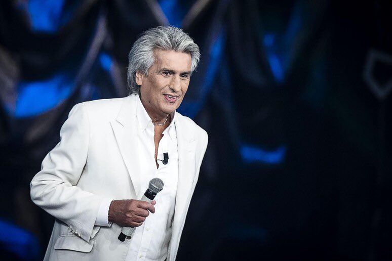 Cinguetterai's tweet photo. Addio a Toto Cutugno, aveva 80 anni.

#TotoCutugno https://t.co/OPEFs4X4Zd