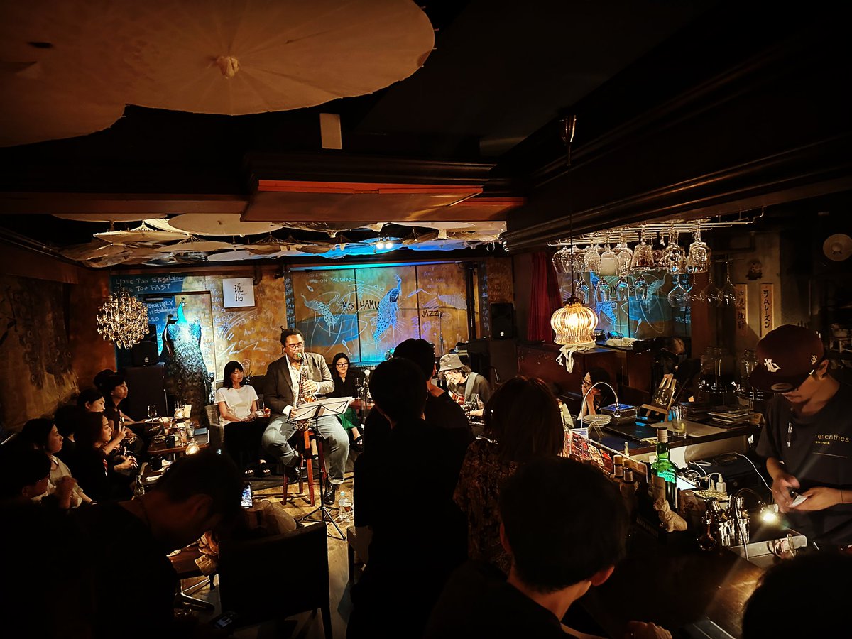Patrick Bartley Jr (as) × 
Mey Inoue(g) @琥珀
うわああああーーーーーーーーーーーーお！！！！！
#kohaku #渋谷 #patrickbartley #mayinoue #duo