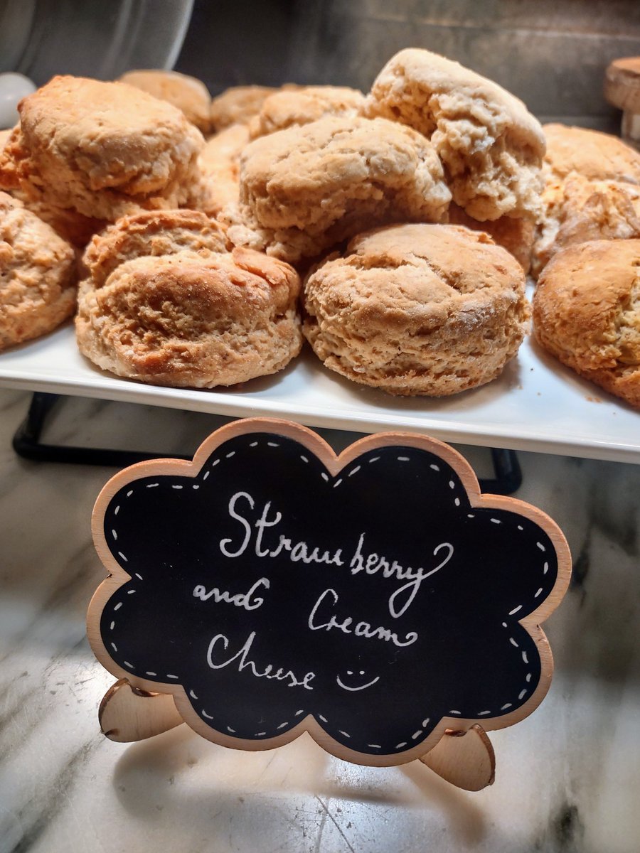 MusicCityTR's tweet photo. @BillisKing @ThePoguester @NashSportsRadio @Patton_Cook @NC5_JonBurton This is what's cooking today @OmniNashville how about Pimento cheese or Strawberry Cream today? #GotBiscuits #AtTheOmni https://t.co/9pPVeQkfOE