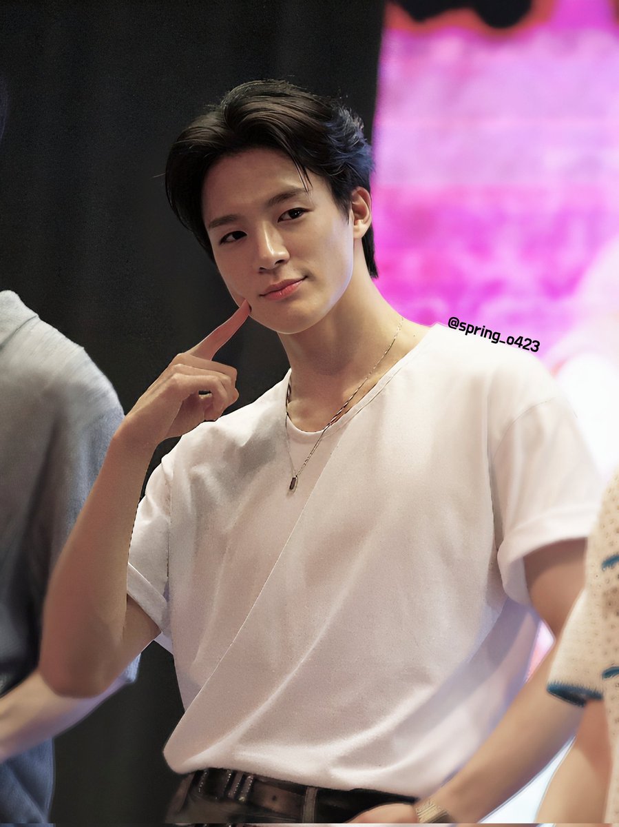 spring_O423's tweet image. 230819 #제노 #JENO 
볼콕 😚