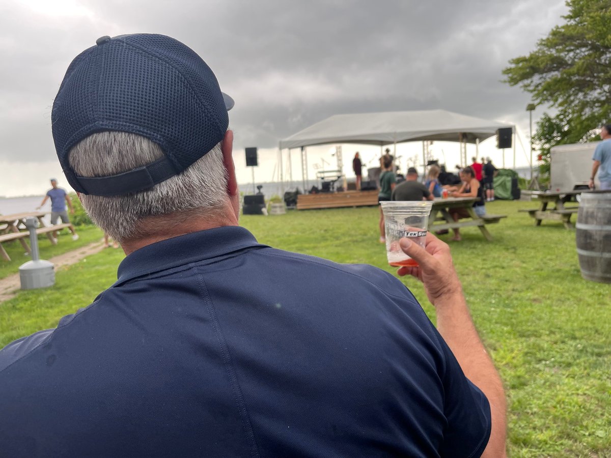 daveeppckl's tweet photo. It was great to stop at the Bayside Brewery in Erieau for lunch and to participate in Eaufest a few weekends ago. Over four local breweries are participating in the 2023 Summer Brewfest this season. #supportlocal #sonsofkent #baysidebrewingco #redbarnbrewing #glasstownbrewery https://t.co/O06HQ6FKSH