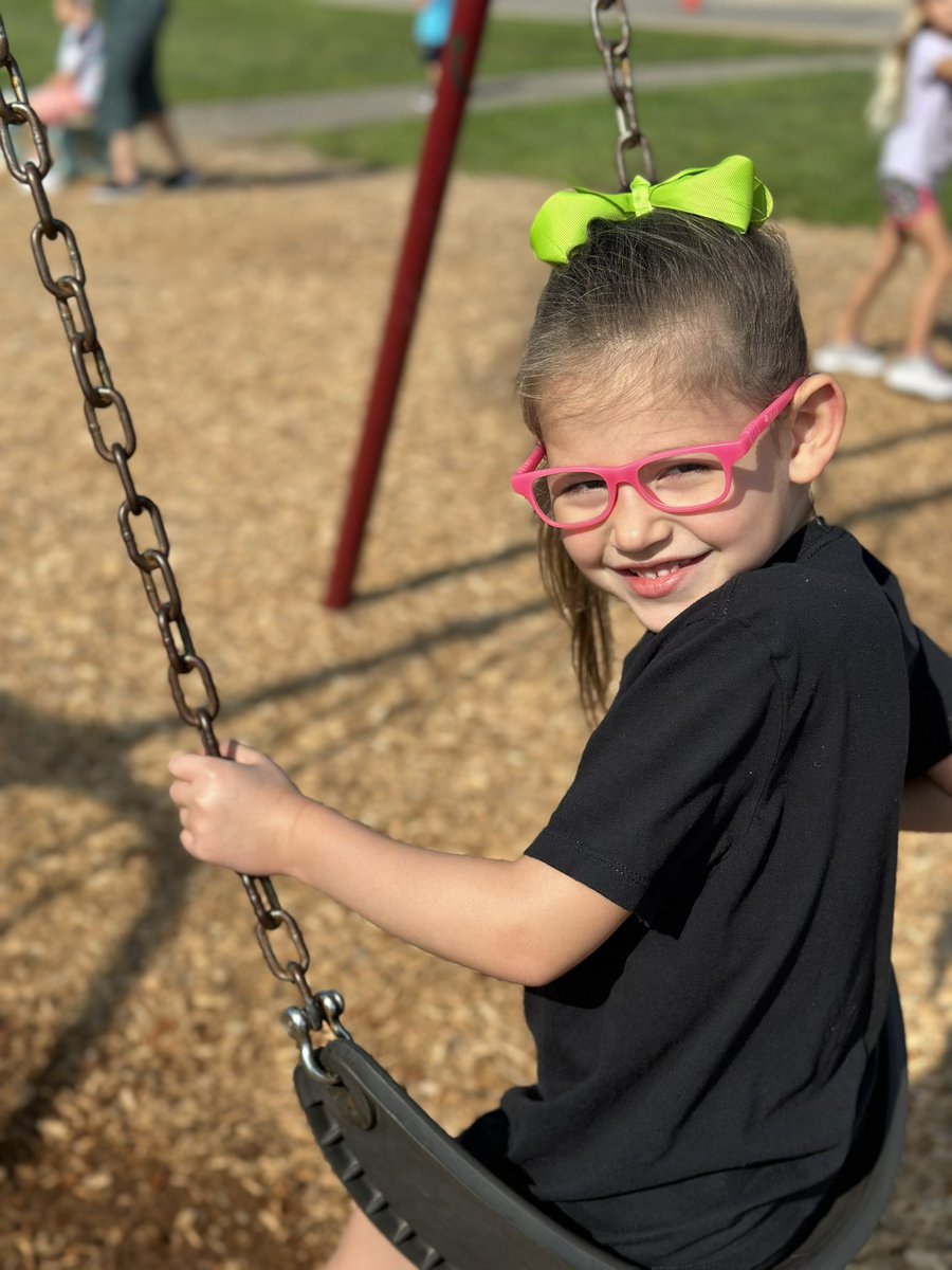 MissWeadock's tweet photo. First day of kindergarten is off to the best start! 🤍 #hcsd1 #adcc https://t.co/B4YiL9dXyk