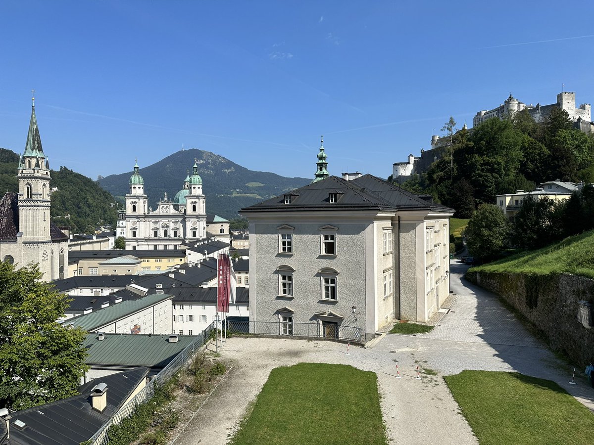 gridone's tweet photo. Die „sehr geehrte Frau #Generaldirektorstellvertreterin“ - wenn man zur Konferenz mal wieder in Österreich sein darf (with a view).
#salzburgertelekomforum https://t.co/wAaf83SaX8