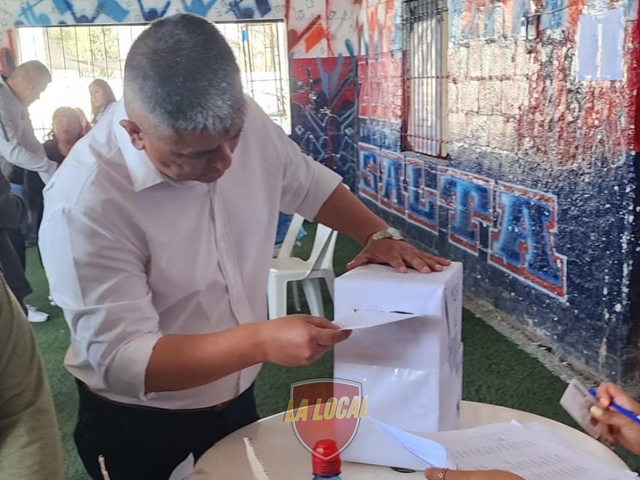 crypto_solflow's tweet photo. #SanAntonio|Elecciones 2023| En un acontecimiento histórico en "La Villa", se presentaron dos listas, hubo una asistencia del 95.5% del padrón. Ganó la lista Unidad Azulgrana encabezada por Gabriel Zambrano, obtuvo 179 votos, contra 159 votos de la lista encabezada por Olarte. https://t.co/WSpHpsb66V