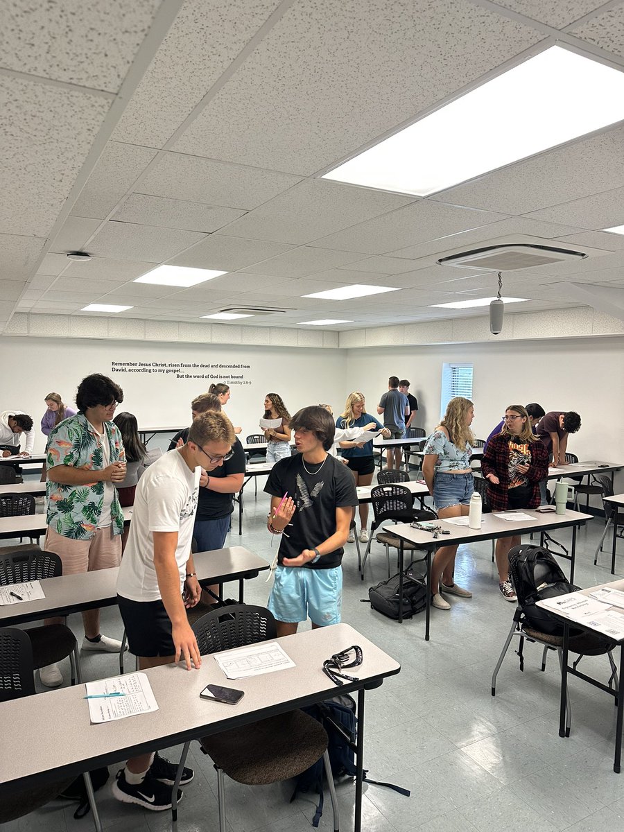 Enjoyed working with our CAPS Engineering, Education and Medical students today. Students participated in a Design Thinking Activity to help prepare them interact with colleagues and business partners throughout the school year.  
#RealWorldLearning 
<a href="/NetworkCAPS/">CAPS Network</a> @LCCAPSHealth