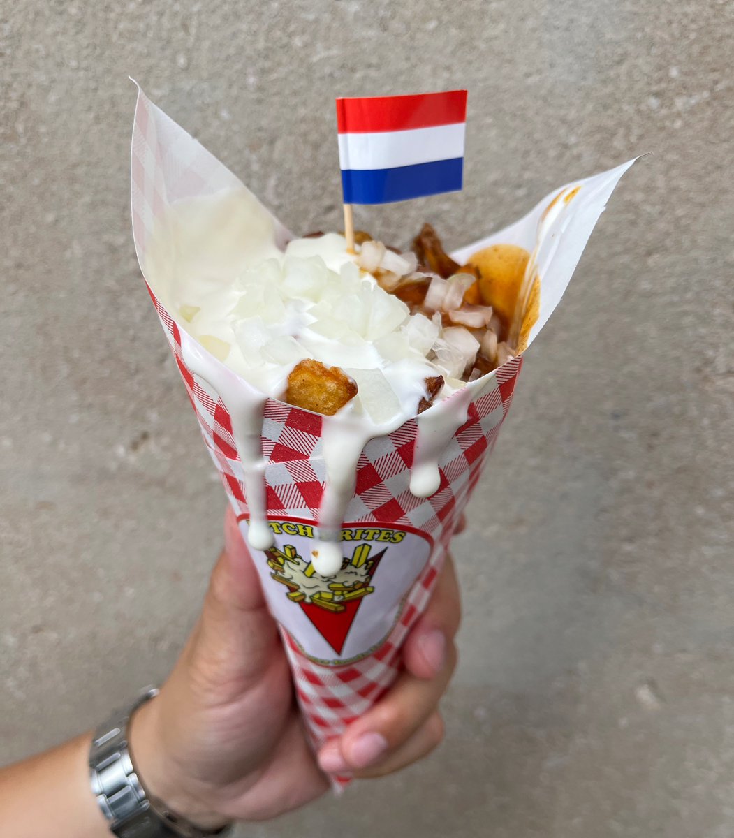 A taste of the Netherlands only at #CNE 🍟🇳🇱 

We love a 𝗙𝗿𝗶𝘁𝗲𝘀 𝗦𝗽𝗲𝗰𝗶𝗮𝗮𝗹! Diced onions, Curry ketchup & special Dutch mayo on fresh hand-cut fries, made to order.

#cnefood #letsgototheex #theEx