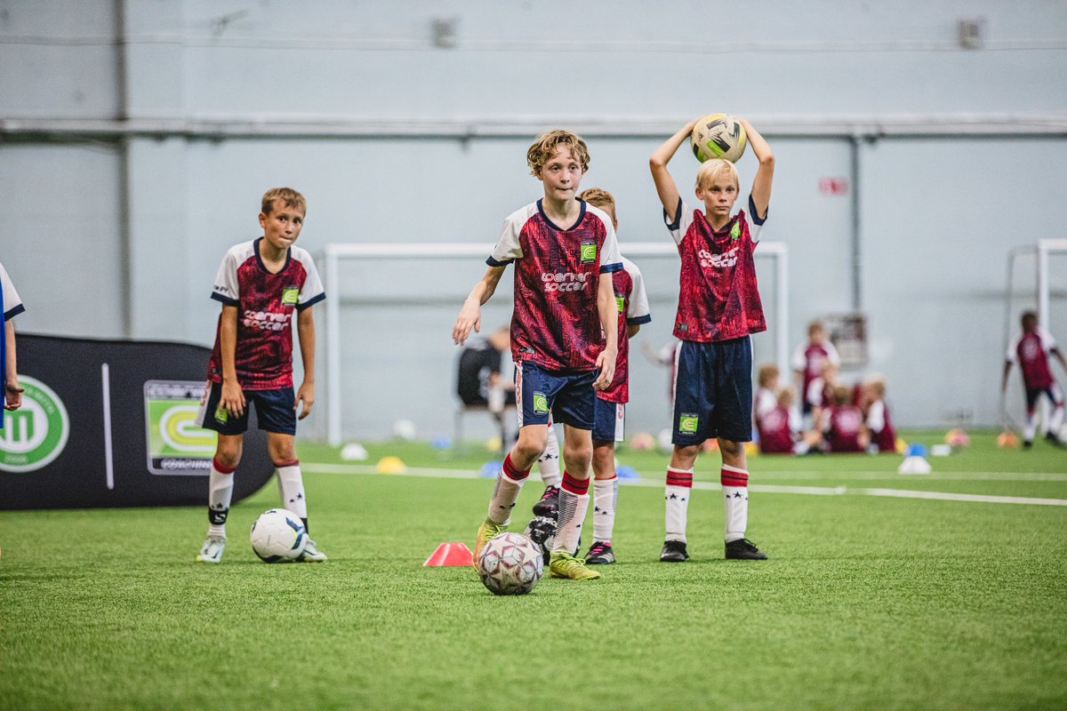 CoerverLV's tweet photo. Coerver Coaching Rīgas apmācību nedēļā aizvadīta otrā diena. Liels azarts un vēlme kļūt labākam. Turpinām šādi visu nedēļu! 💪

Nometni atbalsta:
⚪️ @adidasfootball 
⚪️ @FSMETTA
⚪️ Sportland
⚪️ Tallink Hotel Rīga

#coerverlv #coervercoaching #coerver https://t.co/zzYiT0kuwt