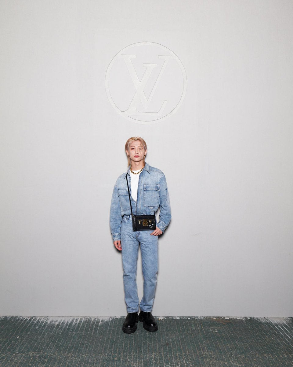 FelixBrasil_'s tweet photo. ⌈📢⌉ Não é pra qualquer um! Felix se tornou a 8ª estrela da indústria de entretenimento coreana a se juntar à Louis Vuitton como embaixador da casa, ele está na longa lista de celebridades internacionais como Zendaya, Deepika Padukone e Lionel Messi que representam a marca 😎 https://t.co/5FP5NEqYpG
