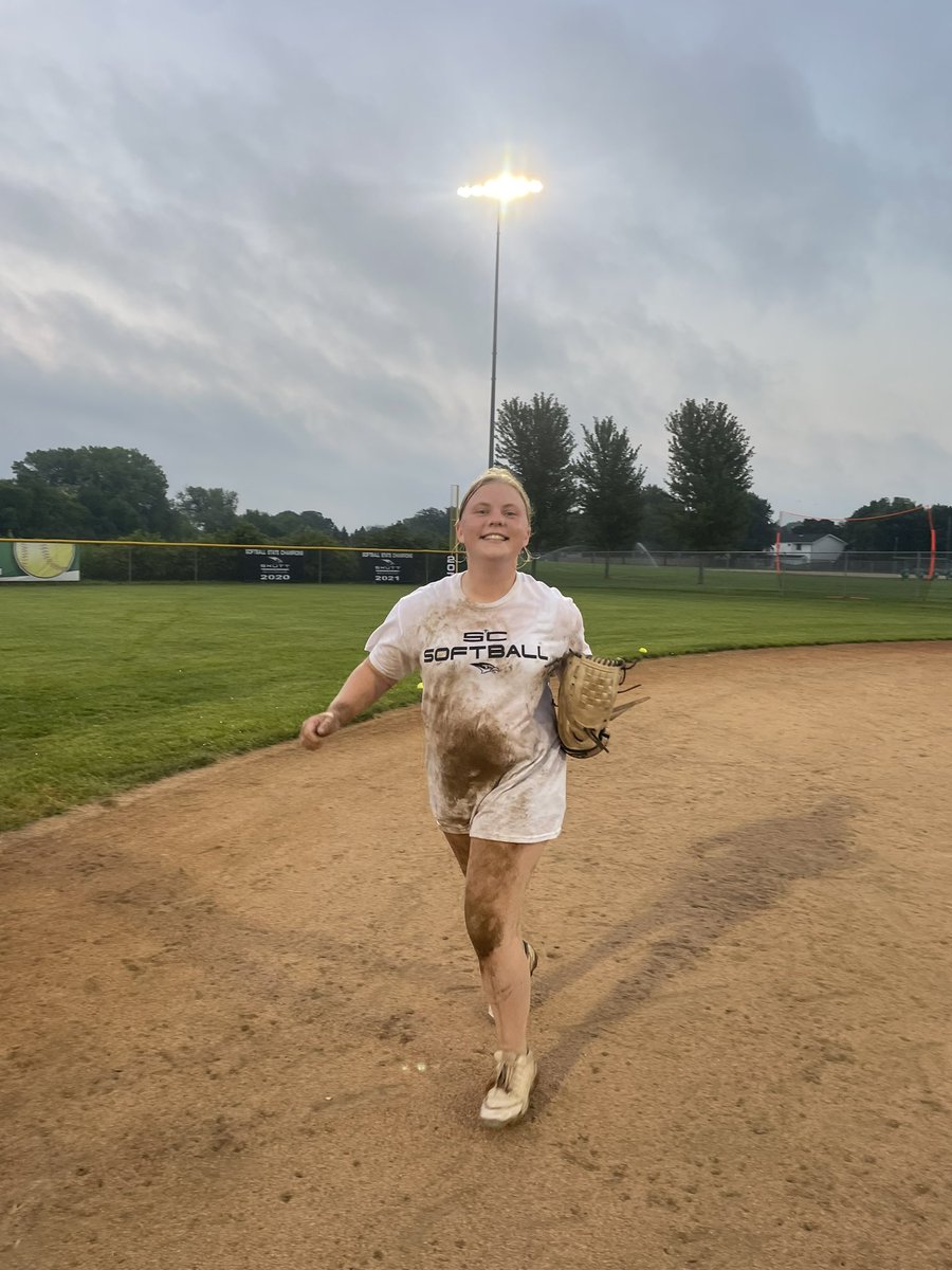 SkuttSoftball's tweet photo. Getting work done early this a.m. and one that just couldn’t stay clean @marinaspizzirri https://t.co/IMdJXhXxKu