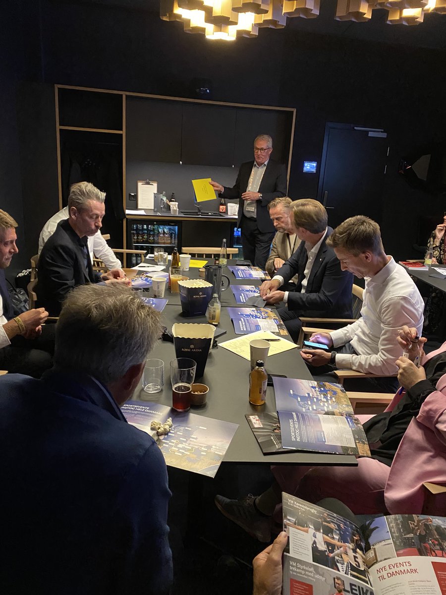 Sport Event Denmark (@sporteventdk) on Twitter photo Vi skal være en førende sportseventnation🔝
Sammen med <a href="/Wonderful_CPH/">Wonderful Copenhagen</a> har vi inviteret Folketingets Kulturudvalg og Erhvervsudvalg til VM i Royal Arena til en drøftelse om, hvordan vi gennem sport bliver bedre til at inspirere og samle danskerne 🇩🇰
#unitingpeople #sporteventdk Vi skal være en førende sportseventnation🔝
Sammen med <a href="/Wonderful_CPH/">Wonderful Copenhagen</a> har vi inviteret Folketingets Kulturudvalg og Erhvervsudvalg til VM i Royal Arena til en drøftelse om, hvordan vi gennem sport bliver bedre til at inspirere og samle danskerne 🇩🇰
#unitingpeople #sporteventdk
