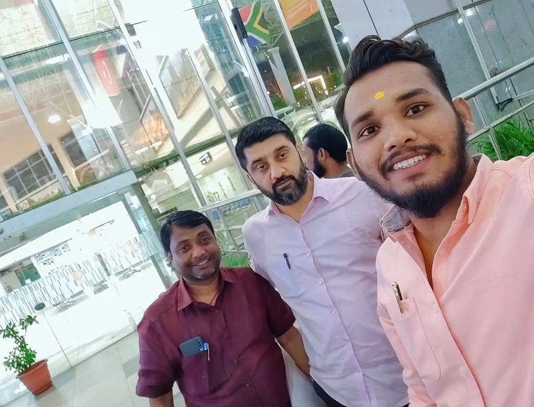 KThengare's tweet photo. With Mr. @SalilADeshmukh  Dada 💐😊 https://t.co/SsOxMCe8IN