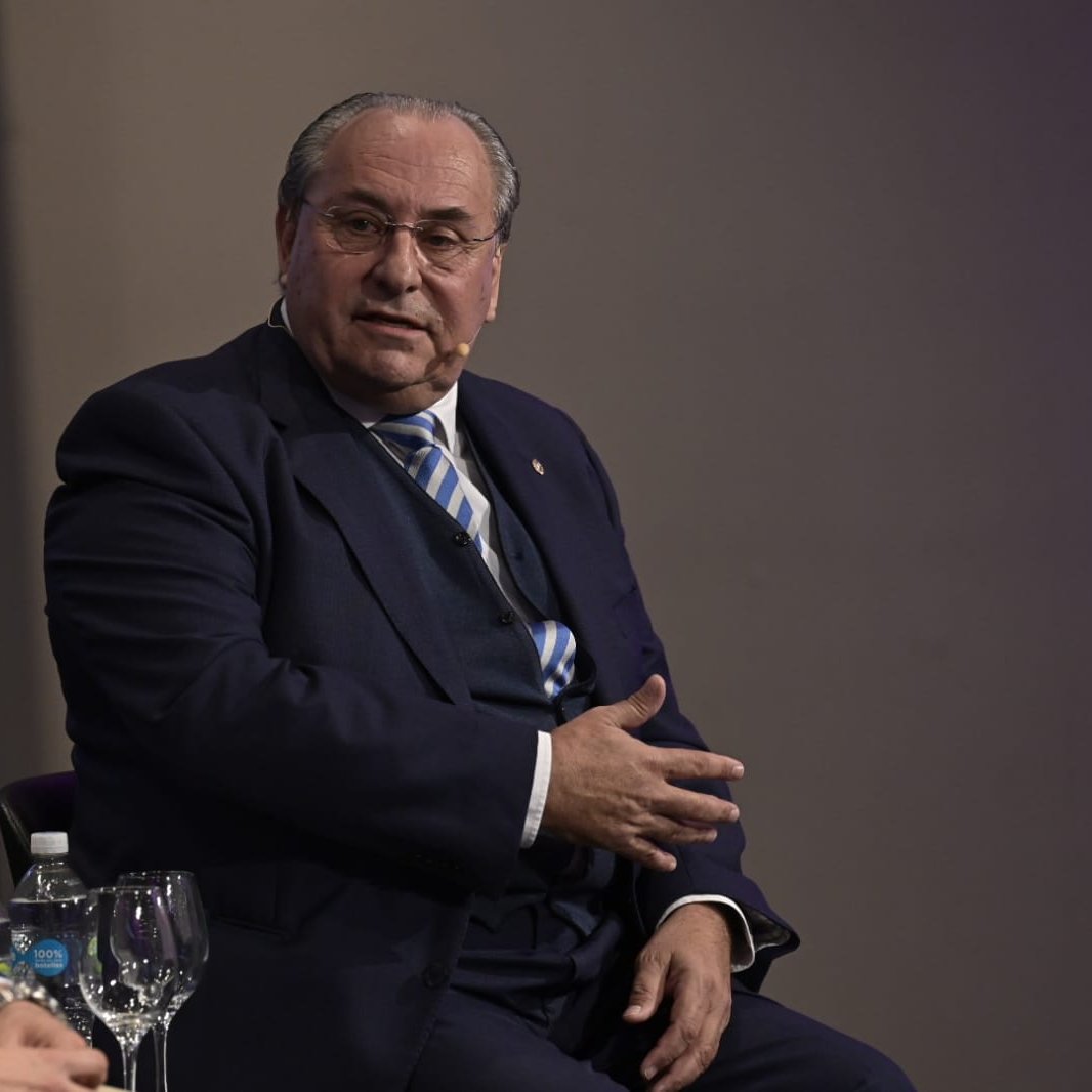 UNASEV's tweet photo. El presidente de la Unidad @DraperPraderio expuso en el panel "Un negocio sobre ruedas" en el evento de la revista @forbesuruguay. El mismo nucleó a todas las empresas de seguros de #Uruguay quienes expusieron los desafíos a futuro. #ForbesInsuranceSummit https://t.co/URWLcrmjJY