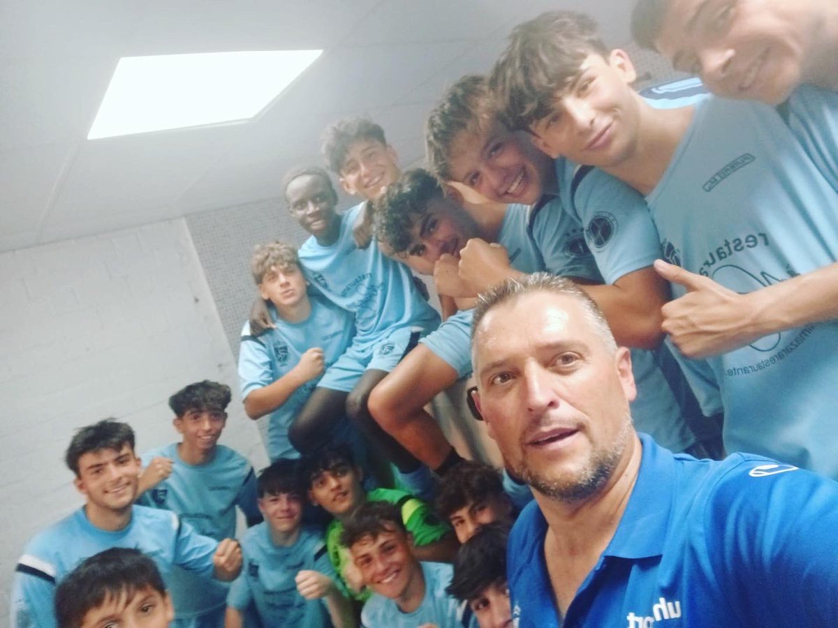 Este fin de semana, jugadores de nuestros Juvenilles A, B, C y D disputaron un amistoso con resultado favorable, 1️⃣—2️⃣, en una primera toma de contacto tras el verano, con gran esfuerzo por parte de todos bajo un sol de justicia.. 🔛

#vamosescuela🔵