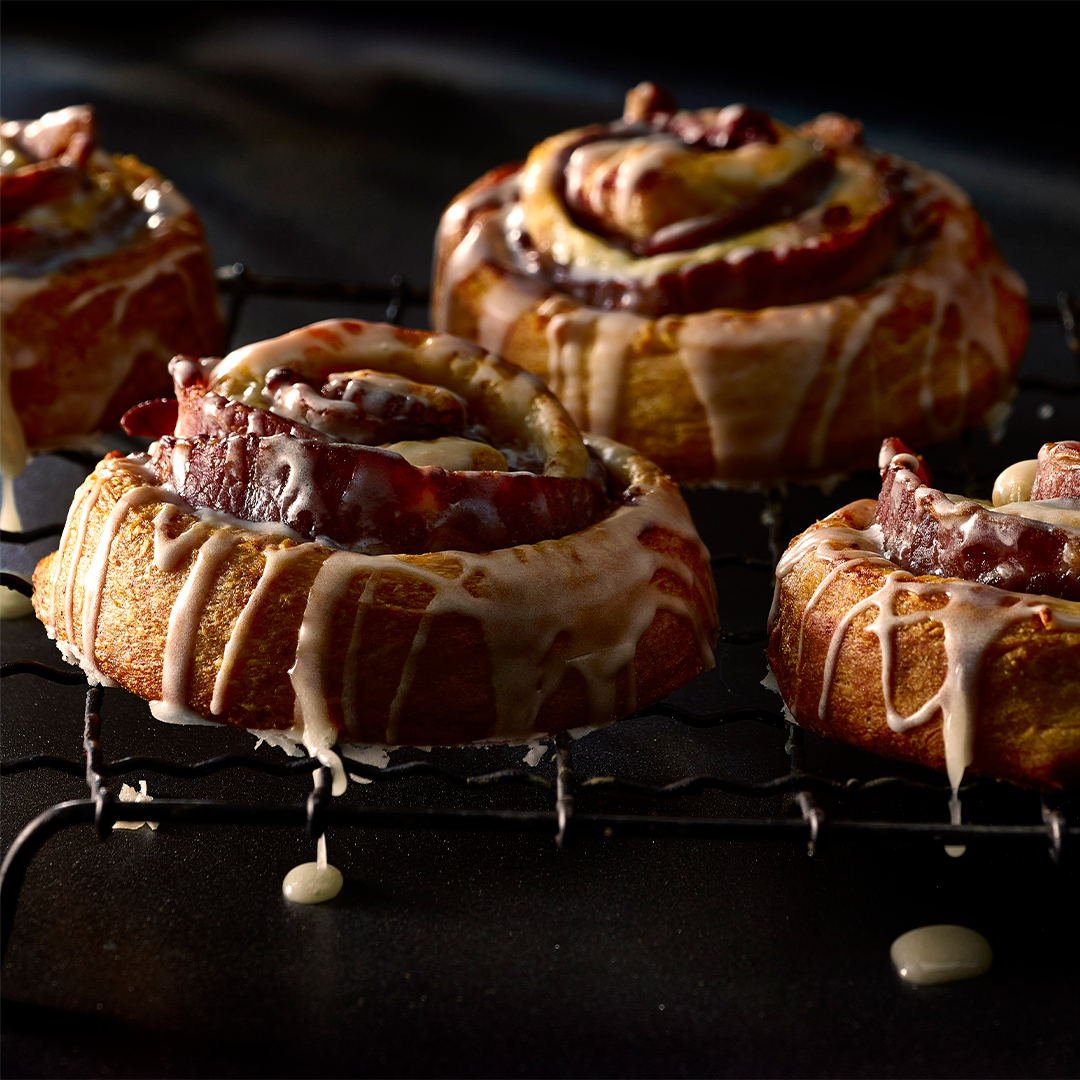 The only thing better than the scent of baking cinnamon rolls? Cinnamon rolls with bacon. bit.ly/3OhTXVy
