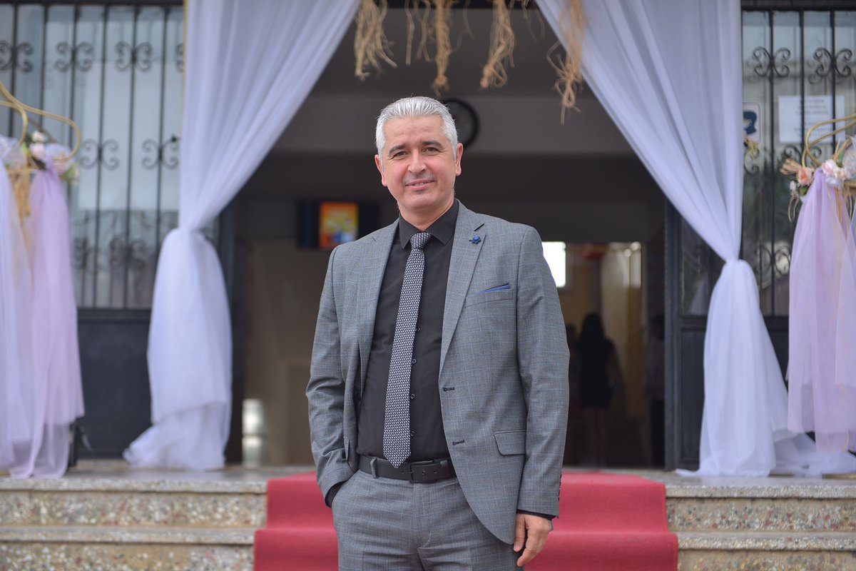 10 Aralık 2014 tarihinde Okul Müdürü olarak başladığım Mustafa-Mürüvvet Alaattinoğlu Anadolu Lisesi’ndeki görevimden bugün ayrıldım. Okulumuz eğitimine destek veren herkese teşekkür ediyorum. Hoşçakalın. <a href="/mmaalisesi/">Mustafa-Mürüvvet Alaattinoğlu AL</a>