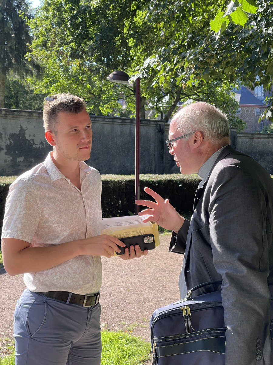 pierrickbrtlo's tweet photo. ☀️ Samedi était une journée ensoleillée et pleine de bonne humeur dans la continuité de la Ducasse 2023 du Mont des Cats pour assister au concours de boules flamandes ! 🎳
#fete #ducasse #montdescats #samedi https://t.co/QRxE757kHY