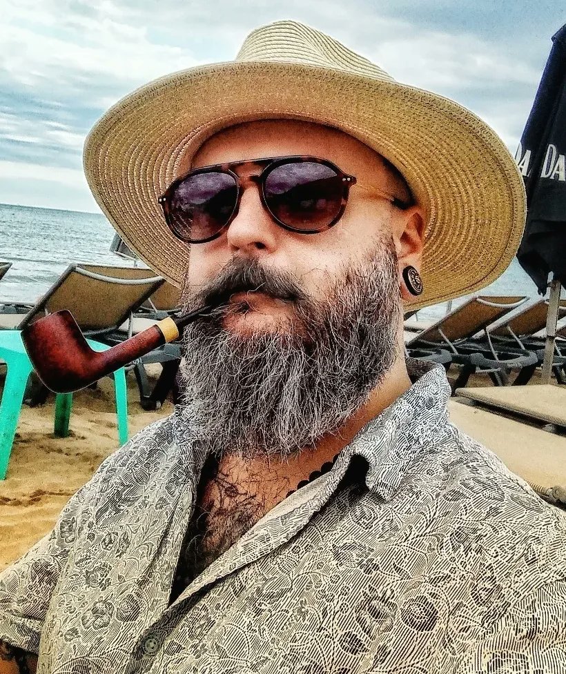 TimBenderArt's tweet photo. Voici près de deux ans que je me suis investi dans la rédaction d'un ouvrage explorant l’histoire et les significations du tatouage traditionnel français. 

 À suivre... https://t.co/mNX210mvde
