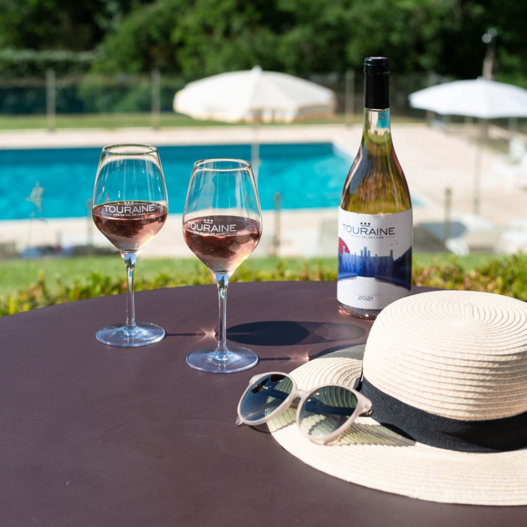 HEMISPHERE SUD (@hemispheresudrp) on Twitter photo Profitez de vos vacances pour découvrir les vins rosés de l’#aoctouraine, aux saveurs de petits fruits rouges et agrumes !
#nosclients #rosé #tourainewines #vinsdetouraine #vinsvaldeloire #RP #agenceRP #relationspresse #AgencehemisphereSud
© Cyril Ananiguian Profitez de vos vacances pour découvrir les vins rosés de l’#aoctouraine, aux saveurs de petits fruits rouges et agrumes !
#nosclients #rosé #tourainewines #vinsdetouraine #vinsvaldeloire #RP #agenceRP #relationspresse #AgencehemisphereSud
© Cyril Ananiguian