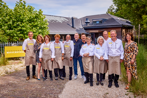 Helaas, er komt geen 4e seizoen van ons tv-programma #RestaurantMisverstand met <a href="/ronblaauw/">Ron Blaauw</a> en Johnny de Mol. De serie is wel genomineerd voor de Gouden <a href="/Televizier/">Televizier</a>-Ring! Het is onze laatste kans om deze in de wacht te slepen. 

Stem jij ook? tvgids.nl/gouden-televiz… <a href="/SBS6/">SBS6</a>