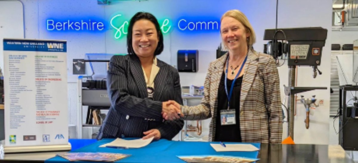 WNEUniversity's tweet photo. What’s New @ WNE ➡️ Community College Agreements

WNE signed agreements with @HolyokeCC, @BerkshireCC &amp; @STCCSpringfield, allowing students to easily transfer to WNE.

🔗HCC story: https://t.co/2FwLePomh9
🔗BCC story: https://t.co/Vlw0FCYTk2
🔗STCC story: https://t.co/CMx7P8M0Sm https://t.co/AI3fkwQay7