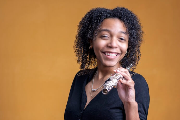 icareifulisten's tweet photo. **NEW POST** “The flute became my voice. It will always be part of my identity.” @vanessakayague profiles Louisville composer and flutist KiMani Bridges, a 2019-20 fellow of Luna Composition Lab. @lunacomplab https://t.co/kgP65n73Xd https://t.co/t7nrPNSd8Y