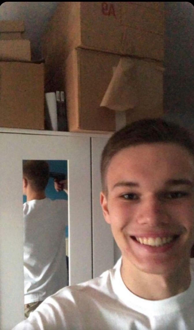 Soruyor iyi misin
Ayıpsın fevkaladeyim…