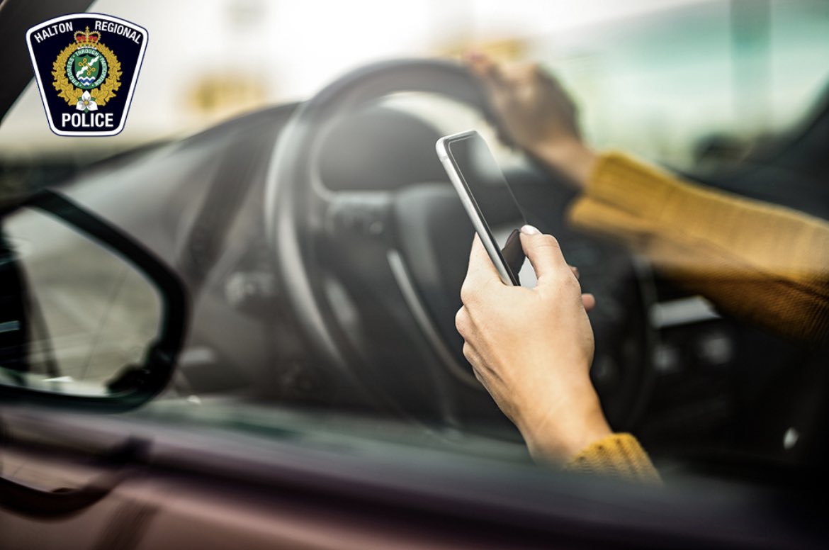 HRPS_Traffic's tweet photo. Guelph Line at Fairview St at 9am. Driver on cell phone($615 ticket), fails to stop for police and continues driving to work 2 blocks away, ignored cruiser lights and sirens behind them ($490 ticket),has an expired license ($325 ticket) $1,430 total fines issued #ItCanWaitHalton https://t.co/sd1Uruisu6