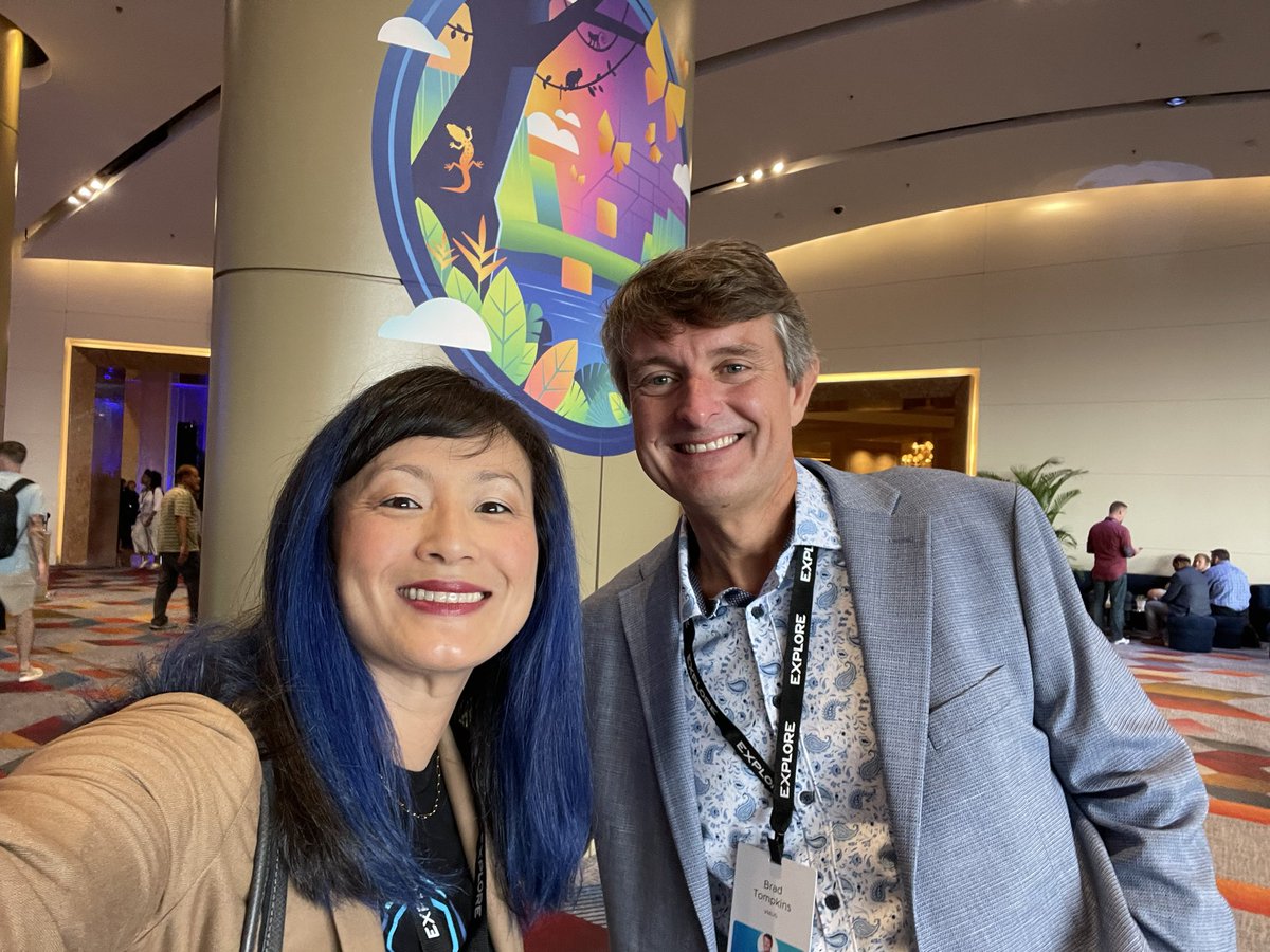 BettyJunod's tweet photo. Thank you for all that you do for our VMware user community! #vmselfie with @BradTompkins_ of #VMUG https://t.co/mP2n9Qr3Eu