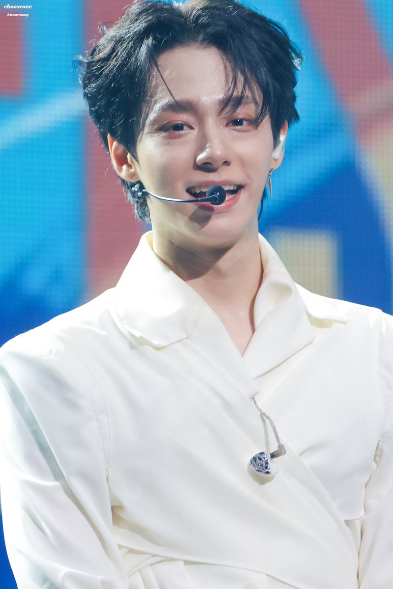 chooseoneus's tweet photo. ONEUS 
230820 RBW 2023 SUMMER FES

젤 귀엽구 잘생긴 우리 환웅이⋆☾·̩͙꙳

#ONEUS #원어스 
#여환웅 #환웅 #ファヌン #HWANWOONG https://t.co/TPpzcnQDqj