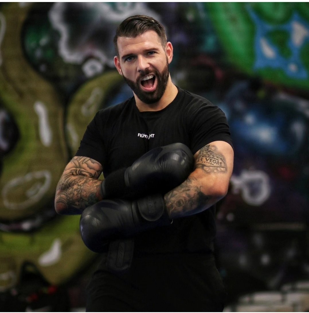 JayTAT2's tweet photo. Looked up, mid burp and there he was with the camera 📸
#NextGenerationMMA https://t.co/mo6SATJu6I