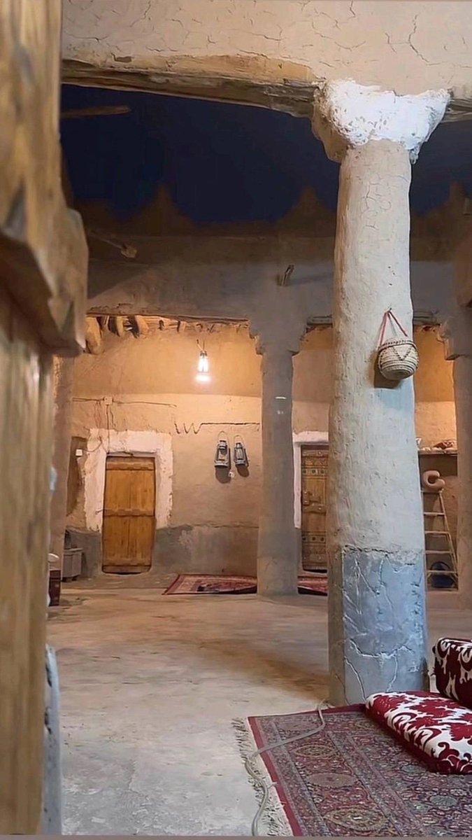 البيوت القديمة ، والزمن القديم وذكريات أهله شيء يبعث في النفس سعادة لا توصف ..