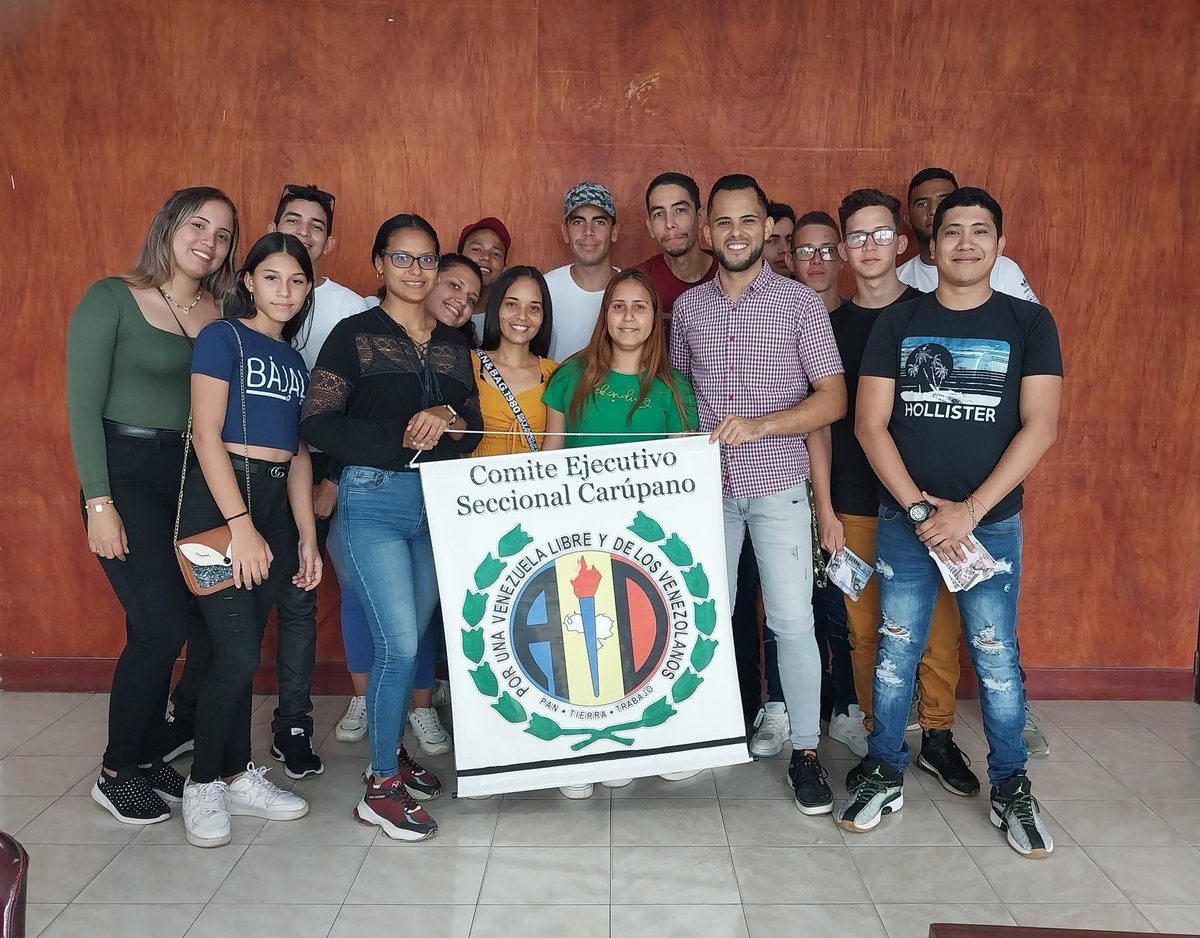 Juventud de Acción Democrática Carúpano presente, inicio de campaña en cara a las primarias presidenciales. CARLOS PROSPERI, presidente🇻🇪🏳️
#OrganizadosConProsperi
<a href="/prospericarlos/">Carlos M. Prosperi</a> 
<a href="/PieroMaroun/">Piero Maroun</a> 
<a href="/edgargarcia7/">Edgar Garcia Peña</a> 
<a href="/FresmaryFiguera/">Fresmary Figuera</a> 
<a href="/jejumarti/">Jesus J Martínez</a> 
<a href="/VictorVargasLV/">Víctor Vargas</a>