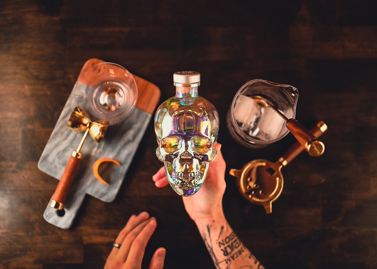Crystal Head Vodka is crafted with the finest ingredients and filtered through diamonds! Elevate your drinking experience with this iconic spirit and purchase your bottle at your local LCBO: bit.ly/3Efwtvu. 🍸 #CrystalHeadVodka #PureElegance #Canada #FWM #Vodka