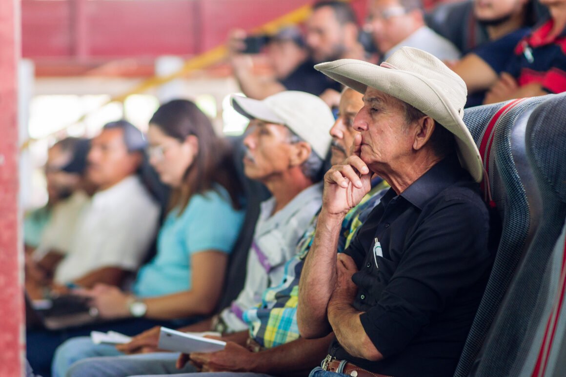 📍Nos recibieron en la Subasta Ganadera de Puriscal, 80+ ganaderos, ganaderas, funcionarios y funcionarias regionales el pasado jueves. Les explicamos sobre cómo adaptar sus fincas a las regulaciones europeas.