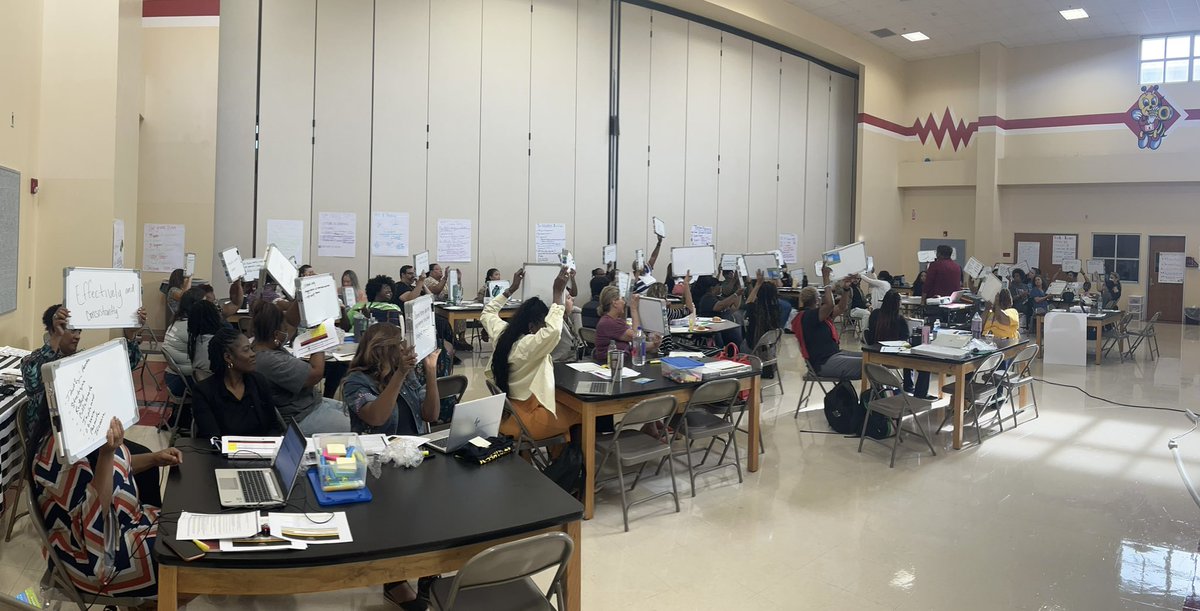 KenishaSpears3's tweet photo. The beehive ๐ @HighlandHtsES has MRSs in full effect! #whiteboard #thinkpairshare @BMcKinney83 is LEADing the work through example! #principalapprentice https://t.co/UpNCZSuo3W