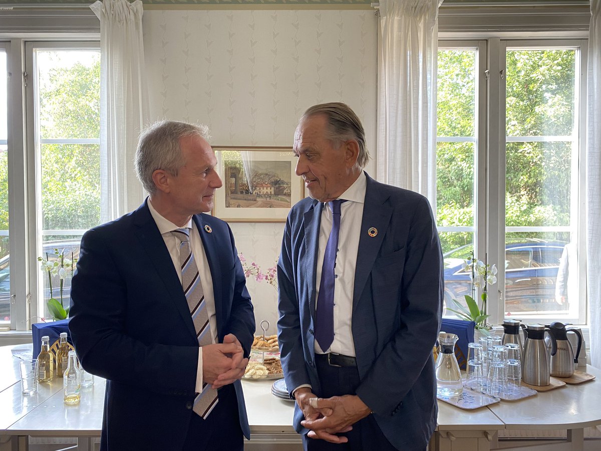 UN_PGA's tweet photo. My sincere thanks to the @DagHammarskjold Foundation for inviting me to participate in a fascinating roundtable discussion, where we shared ideas on topics ranging from the SDGs to peace and security through gender equality and AI.  

Building on the late UN Secretary-General’s legacy, let us embody his ideals of dialogue, peace and sustainable development, for all. 
🕯️